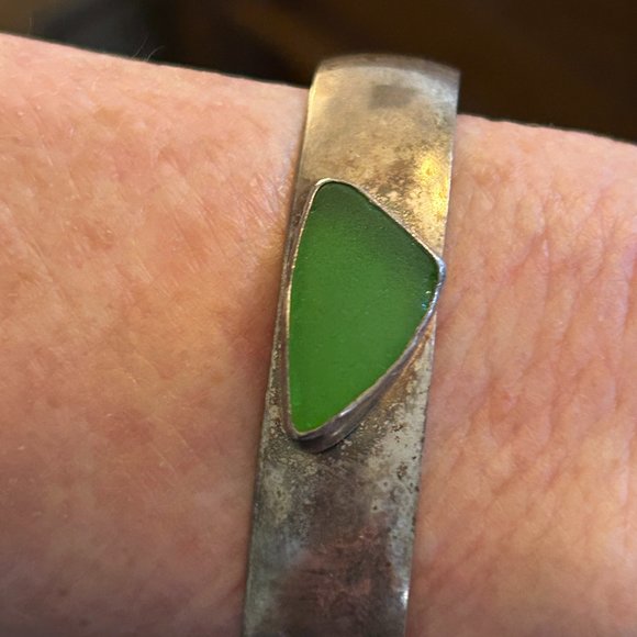 Jade and silver pendant necklace and bangle bracelet Set - Picture 2 of 9